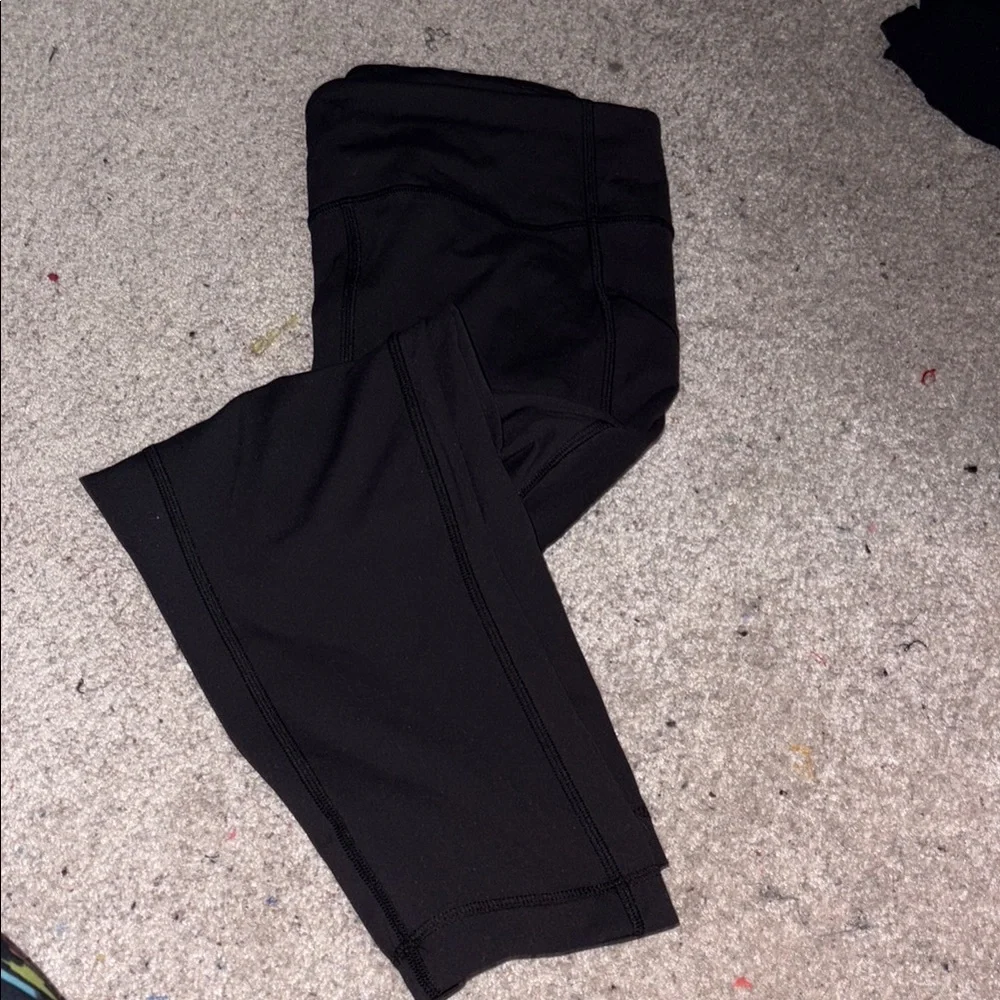 Lululemon Black High-Rise Crop Leggings - Picture 2 of 4